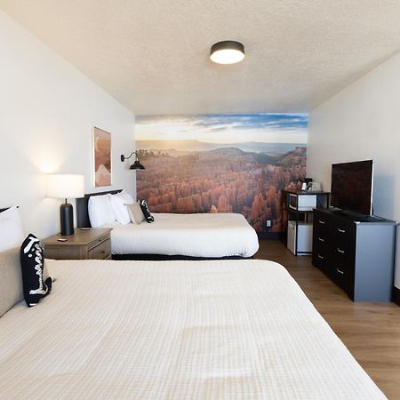 The Golden Spur Hotel Panguitch Bagian luar foto