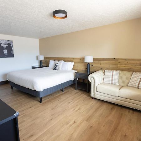 The Golden Spur Hotel Panguitch Bagian luar foto