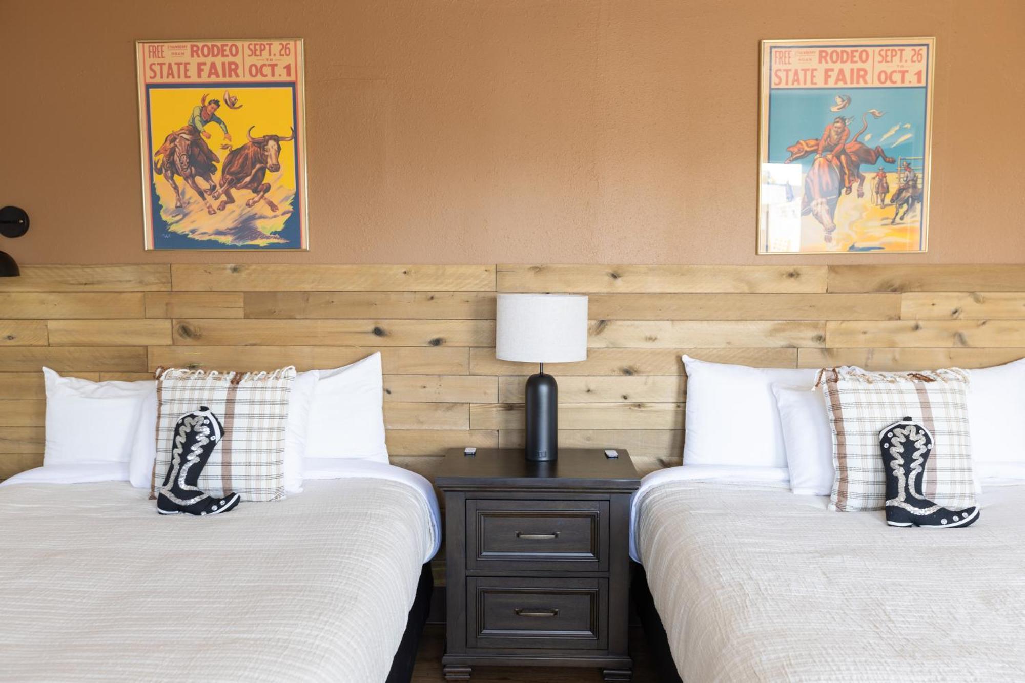 The Golden Spur Hotel Panguitch Ruang foto